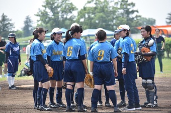 高校ソフトボール部がインターハイ予選で3回戦に進出しました