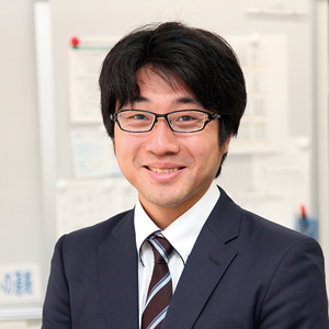 横田明佳史 先生